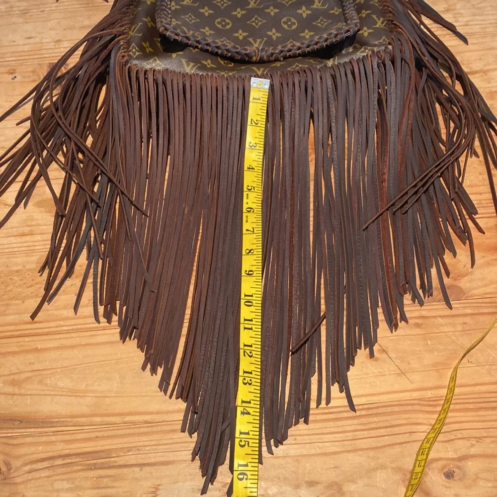 🎉 HOST PICK‼️ GORGEOUS AUTHENTIC LOUIS VUITTON REVAMPED CROSSBODY BAG‼️ - Picture 14 of 16